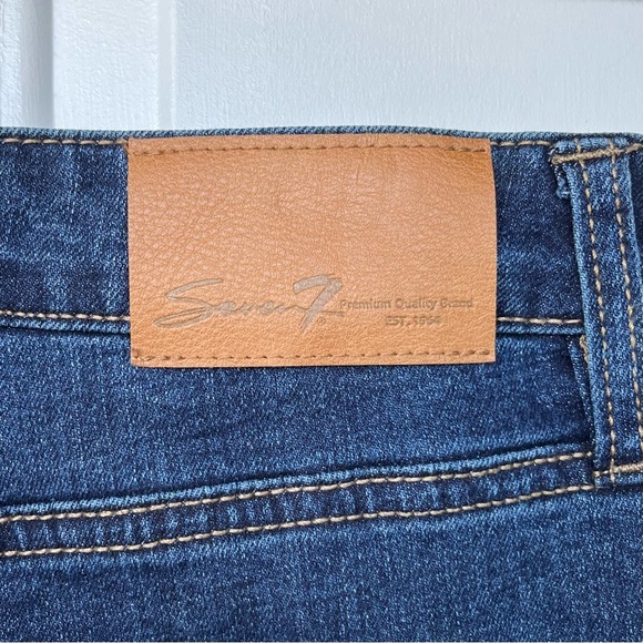 •Seven7• Women's Relaxed Denim Bermuda Shorts - Size 12 - Picture 7 of 9